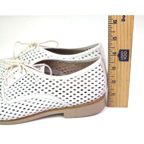 Chelsea Crew PERFORATED WHITE LEATHER LACE UP FLAT ROUND TOE OXFORD SHOES Sz 8 - Picture 8 of 12